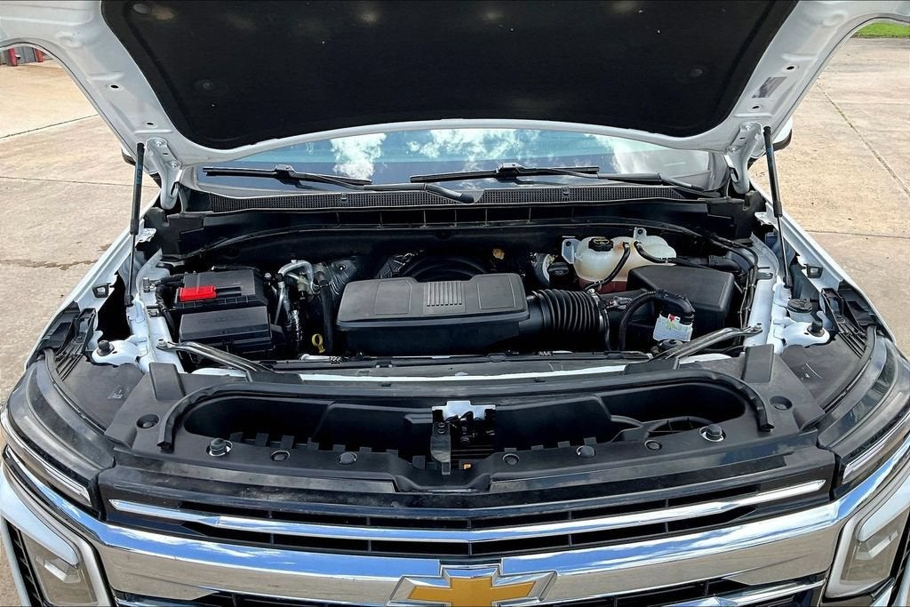 2025 Chevrolet Suburban LT