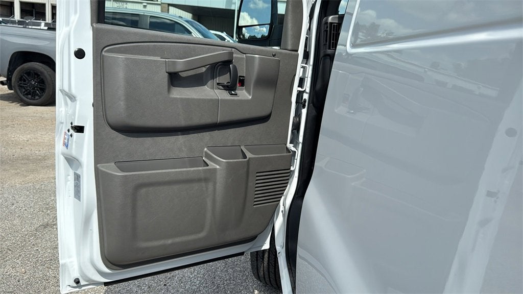 2025 GMC Savana Cargo 2500 Work Van