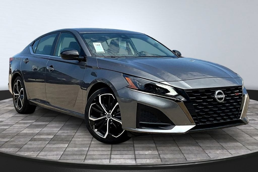 2025 Nissan Altima SR