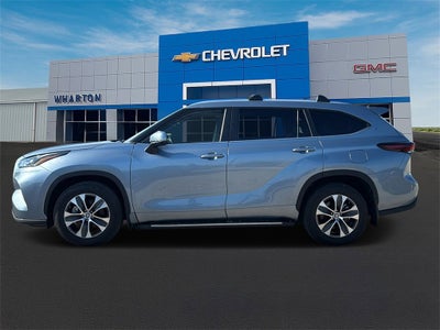 2024 Toyota Highlander LE