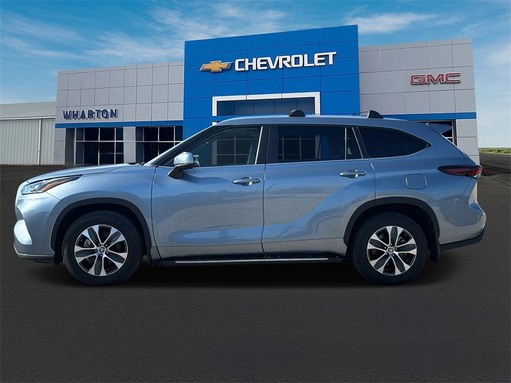 2024 Toyota Highlander LE