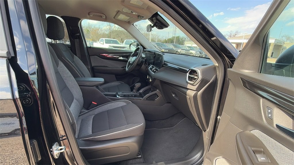 2025 Chevrolet Trailblazer LS