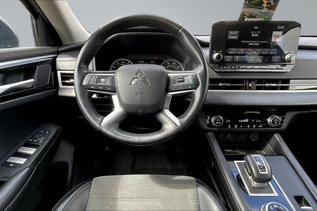 2024 Mitsubishi Outlander SE