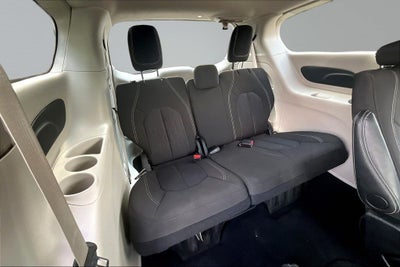 2024 Chrysler Voyager LX