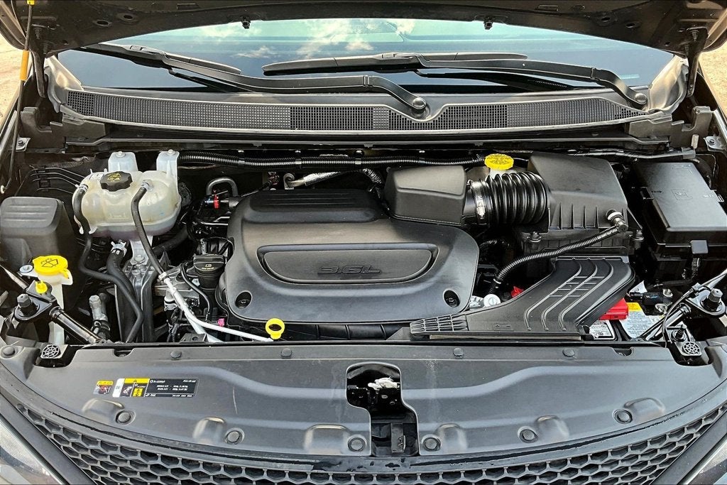 2024 Chrysler Voyager LX