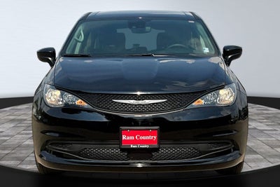2024 Chrysler Voyager LX