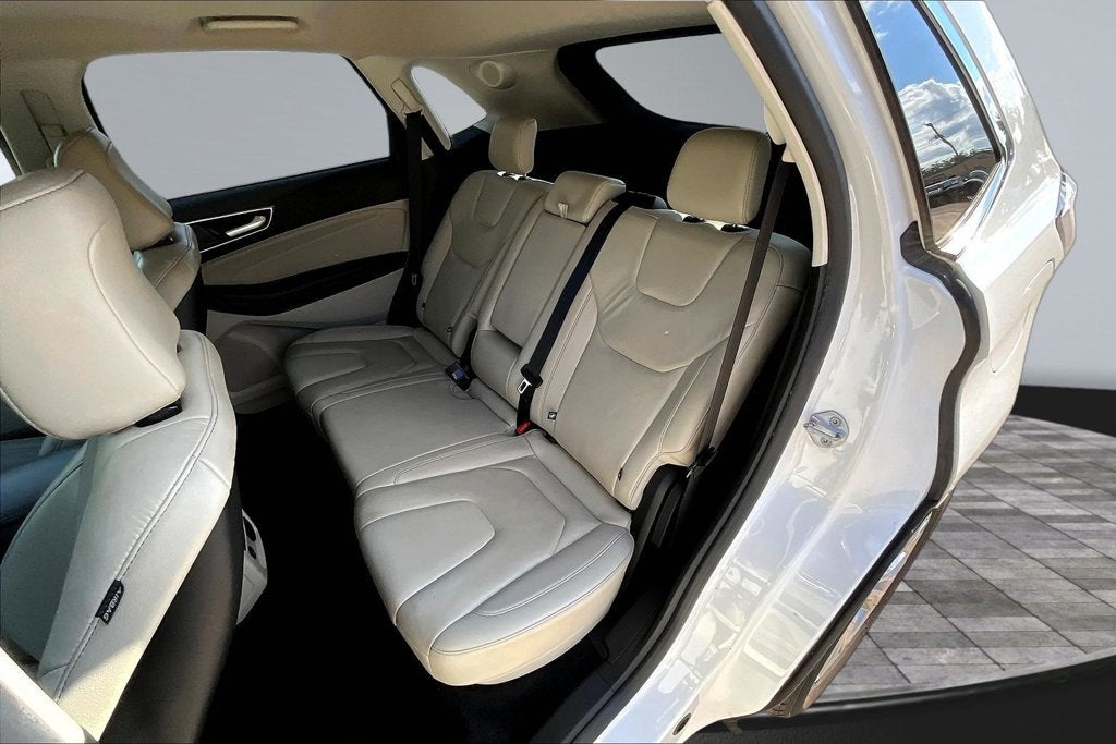 2021 Ford Edge Titanium
