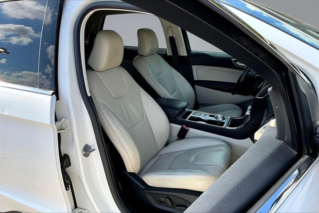 2021 Ford Edge Titanium