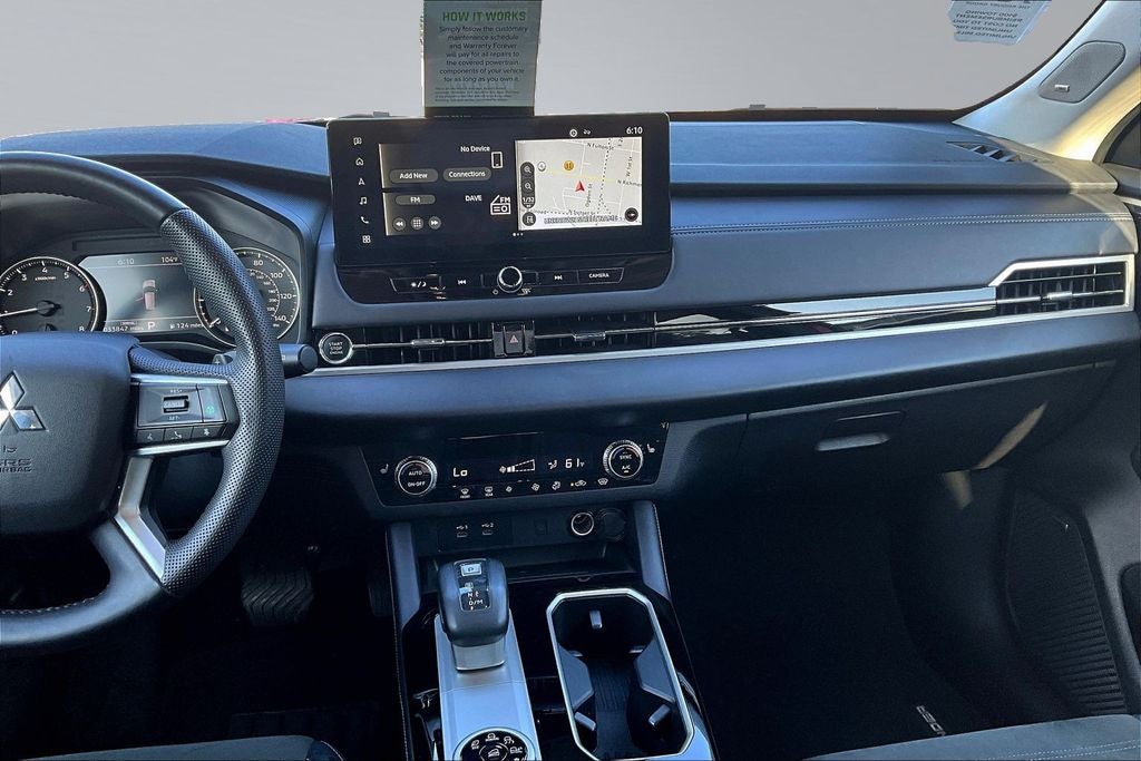 2025 Mitsubishi Outlander SE