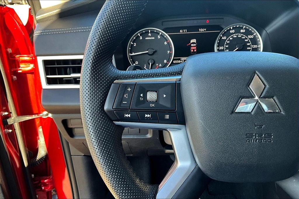 2025 Mitsubishi Outlander SE