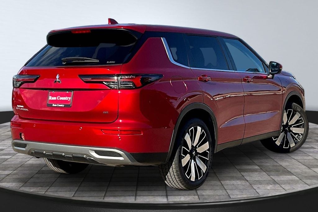 2025 Mitsubishi Outlander SE