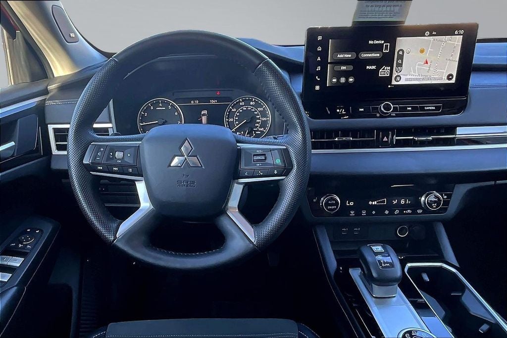 2025 Mitsubishi Outlander SE